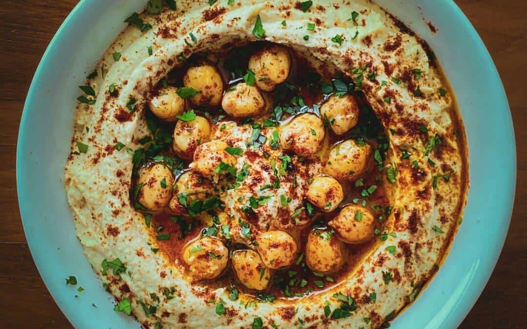 Homus tradicional cremoso com grão-de-bico por Chef Silvio Forech