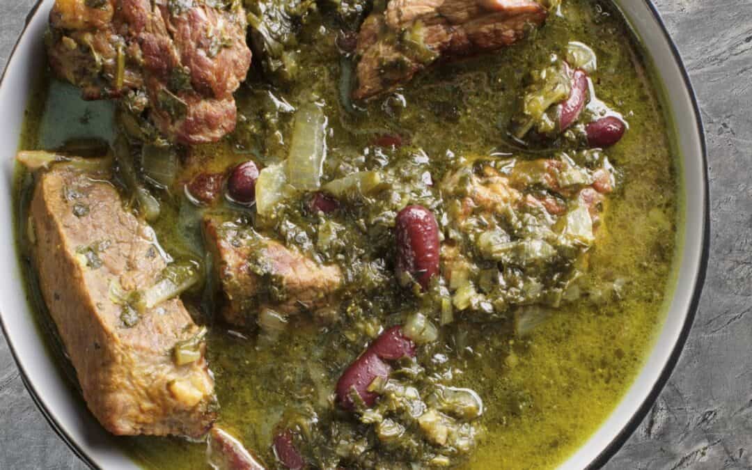 Ensopado Ghormeh Sabzi com carne, feijão e ervas frescas - por chef silvio forech