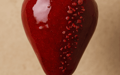 Morango do Amor com Caramelo Balsâmico e Pimenta Rosa: Uma Releitura Sofisticada do Clássico